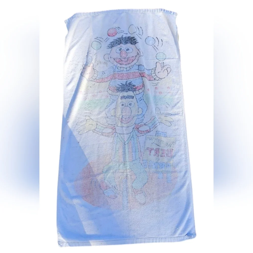 Bert and Ernie - Vintage Seseme Street Beach Towel Y2K​ - Picture 2 of 9
